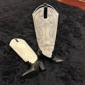 Woman’s cowboy boots new never worn